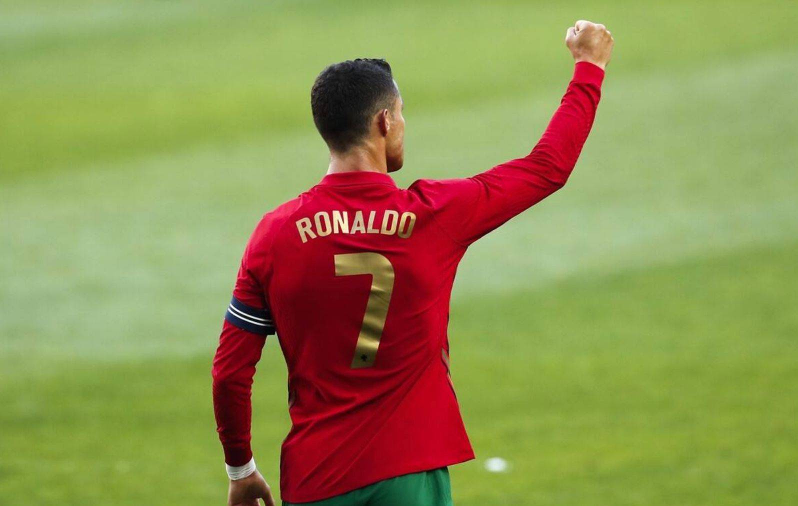 南宫28官方网站-意甲倒计时，阿贾克斯冲刺阶段防线松动，细节引发关注，管理层满意，临场指挥获称赞的简单介绍