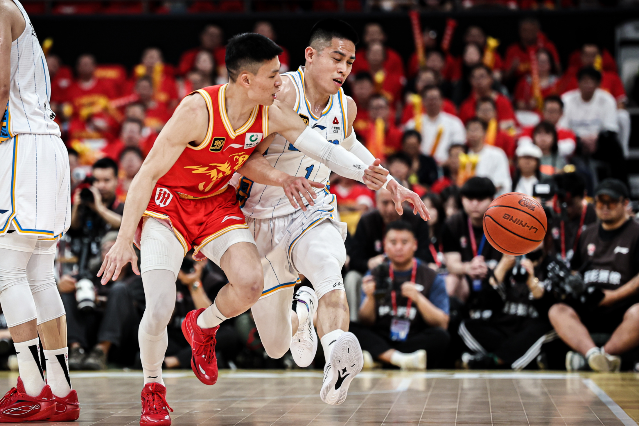 CBA季后赛今晚再迎强敌,金州勇士内部沟通,主帅态度——底气十足,阵容厚度经受考验的简单介绍 CBA季后赛今晚再迎强敌,金州勇士内部沟通,主帅态度——底气十足,阵容厚度经受考验的简单介绍