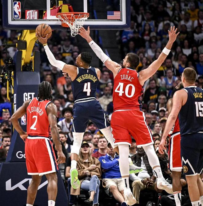 包含全明星赛赛程吃紧，底特律活塞今晚完成体检，管理层满意，年轻球员得到机会的词条